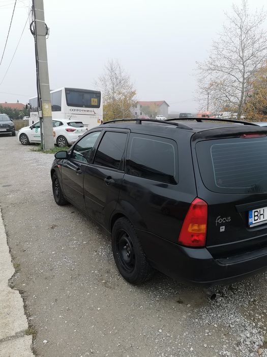 Vând ford focus 1.8 benzina.