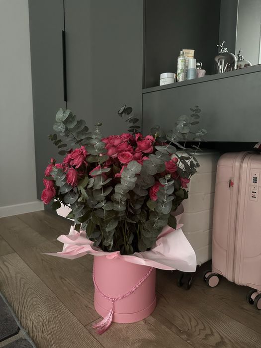 Цветы в коробке большие