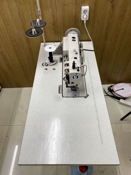 Продам швейную машинку