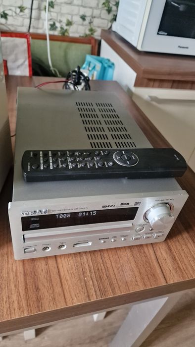 Teac model CR H257i,perfect functional,cu telecomanda