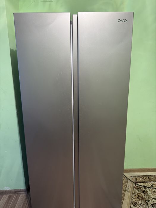 Холодильник AVA, два отсека (морозильный-холодильный)