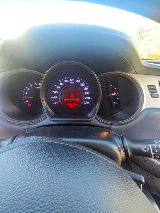 Продава се Kia ceed