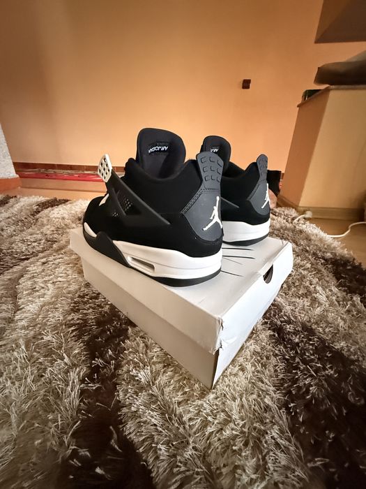 Nike Jordan 4 white thunder