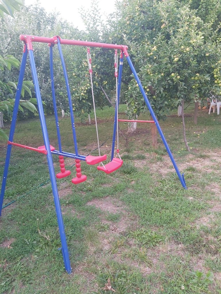 Vând leagăn grădină| loc de joacă|