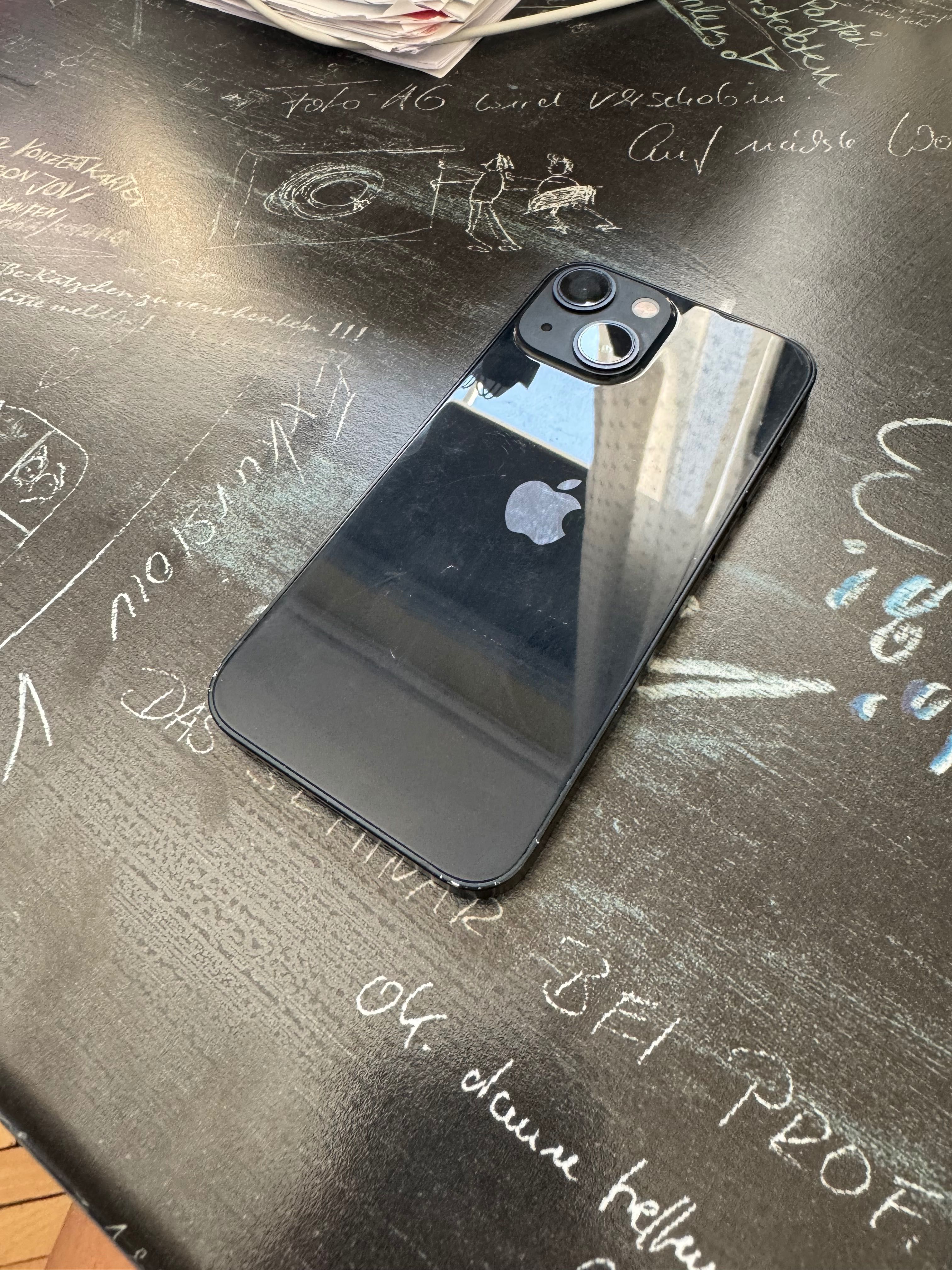 IPhone 13 mini - 88% батерия