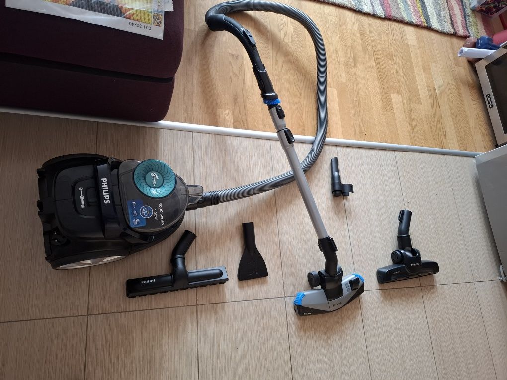 Прахосмукачка Philips 5000 Series в гаранция