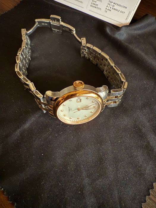 Ceas de damă cu diamante  TISSOT