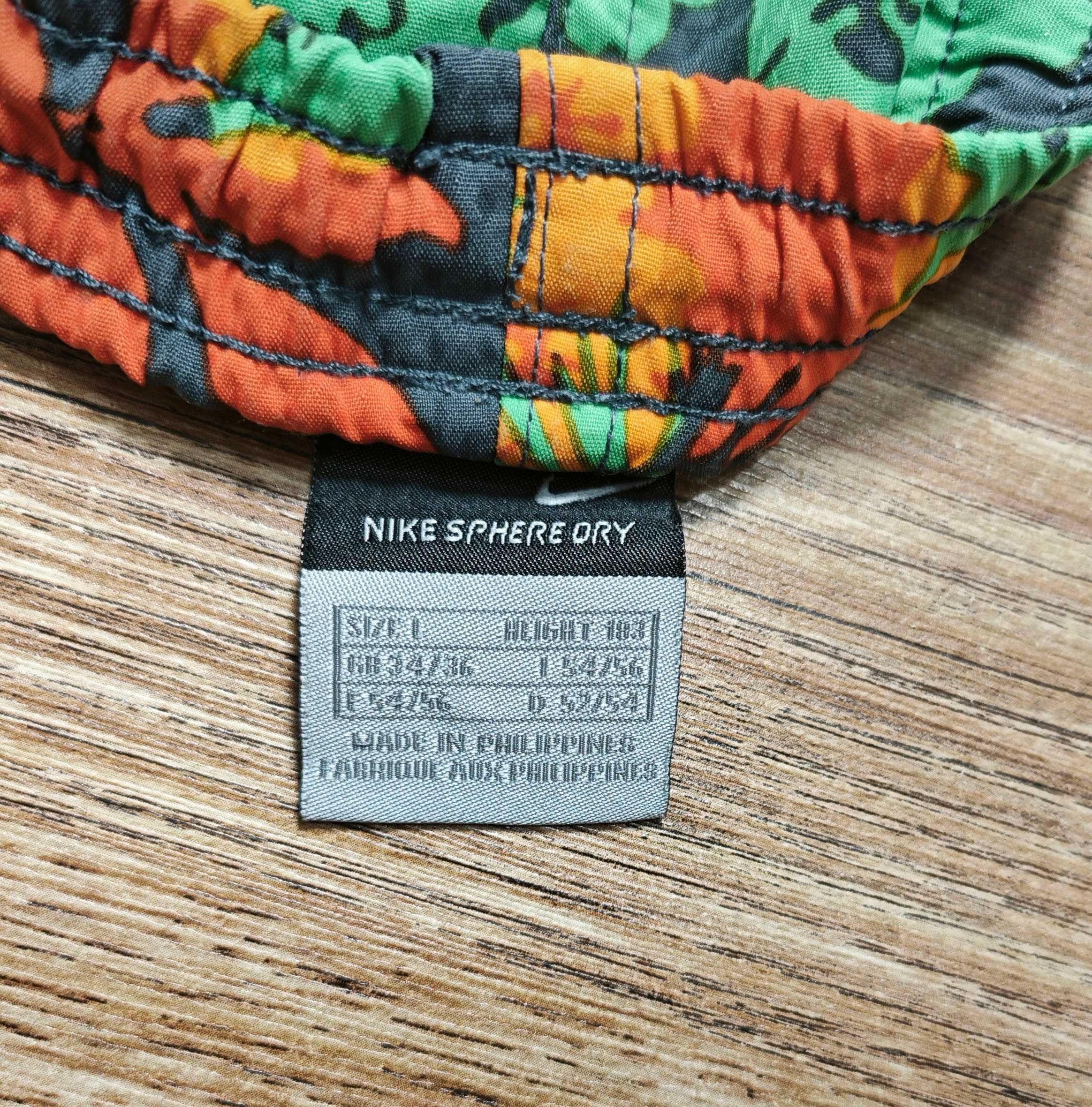NIKE Оригинални къси панталони на цветя размер L