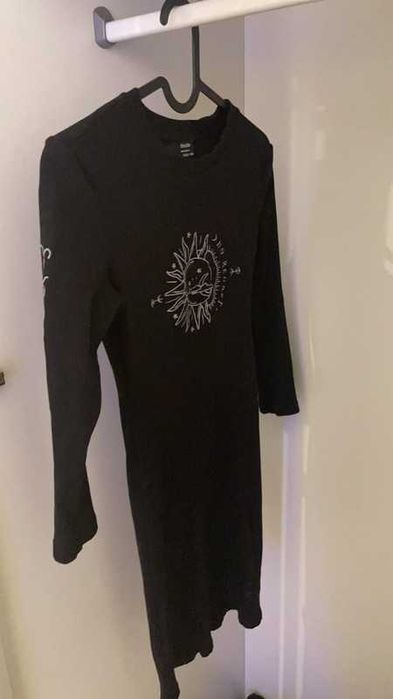 Bershka дълга черна рокля на зодии луна/слънце