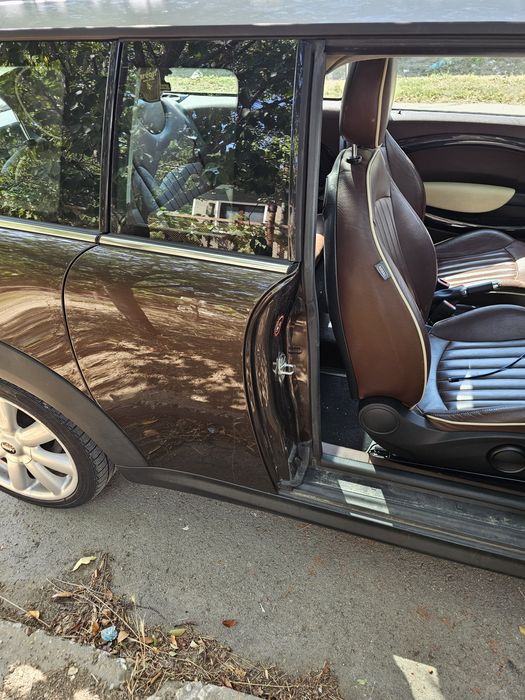 Продавам Мини Купър