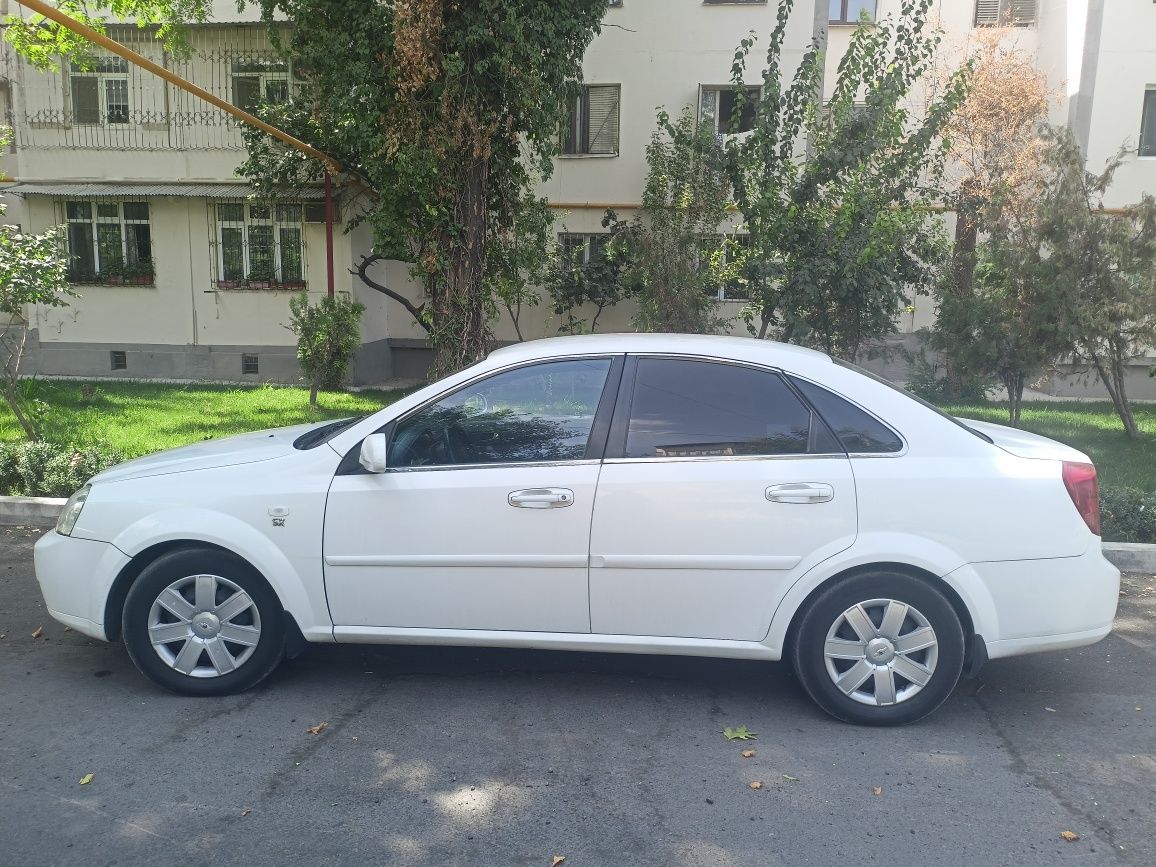 Lacetti 1.8 в хорошем состоянии