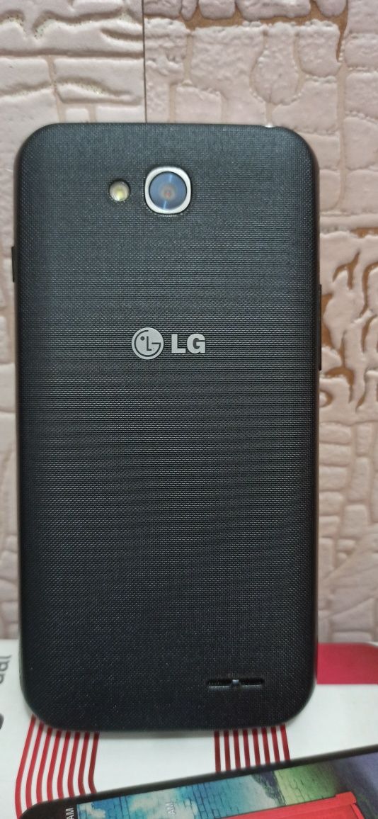 Смартфон LG L90/D410