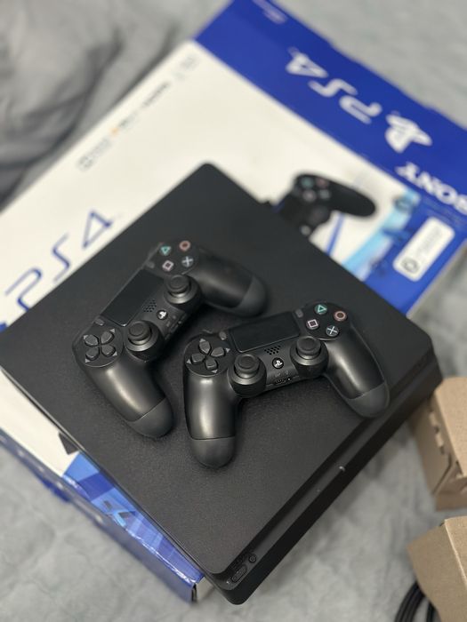 Продам PlayStation 4