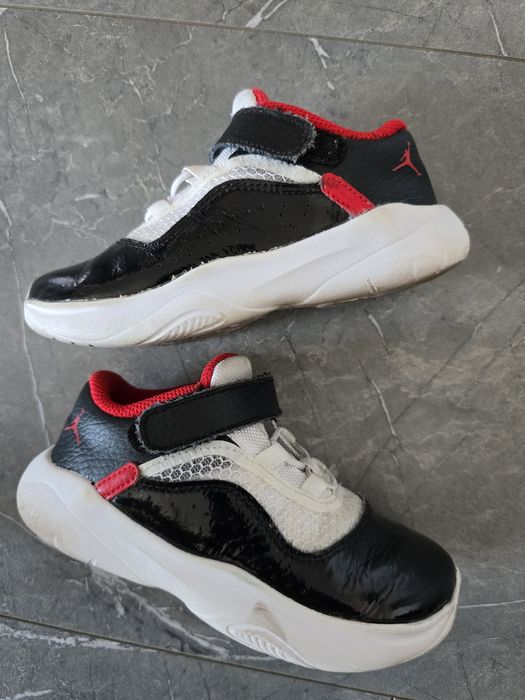 Adidasi copii Nike Air Jordan originali marimea 27