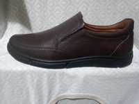 продаю новые кожаные туфли POLARIS  Турция р 42 звоните смело
