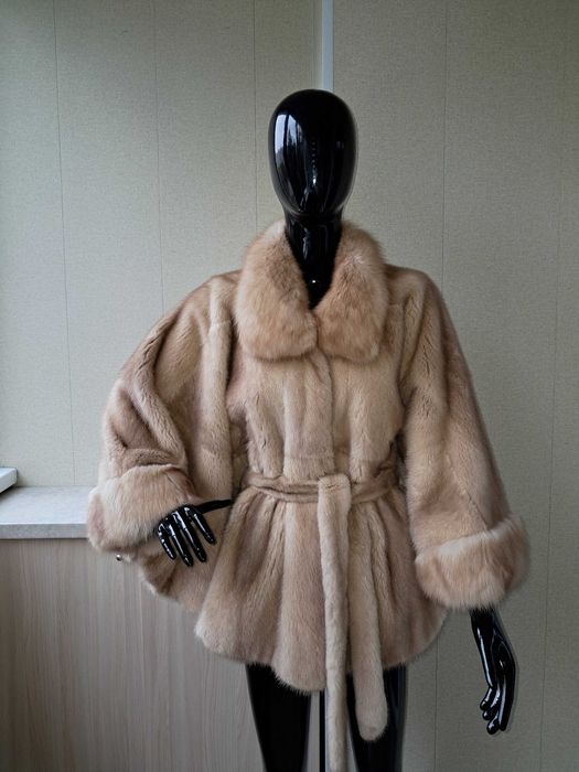 Haină din Blană Naturală de Vizon , Haină de nurcă cu sable