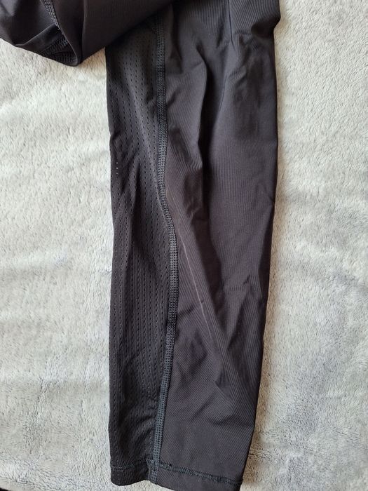 Спортно Бюстие и спортен клин domyos