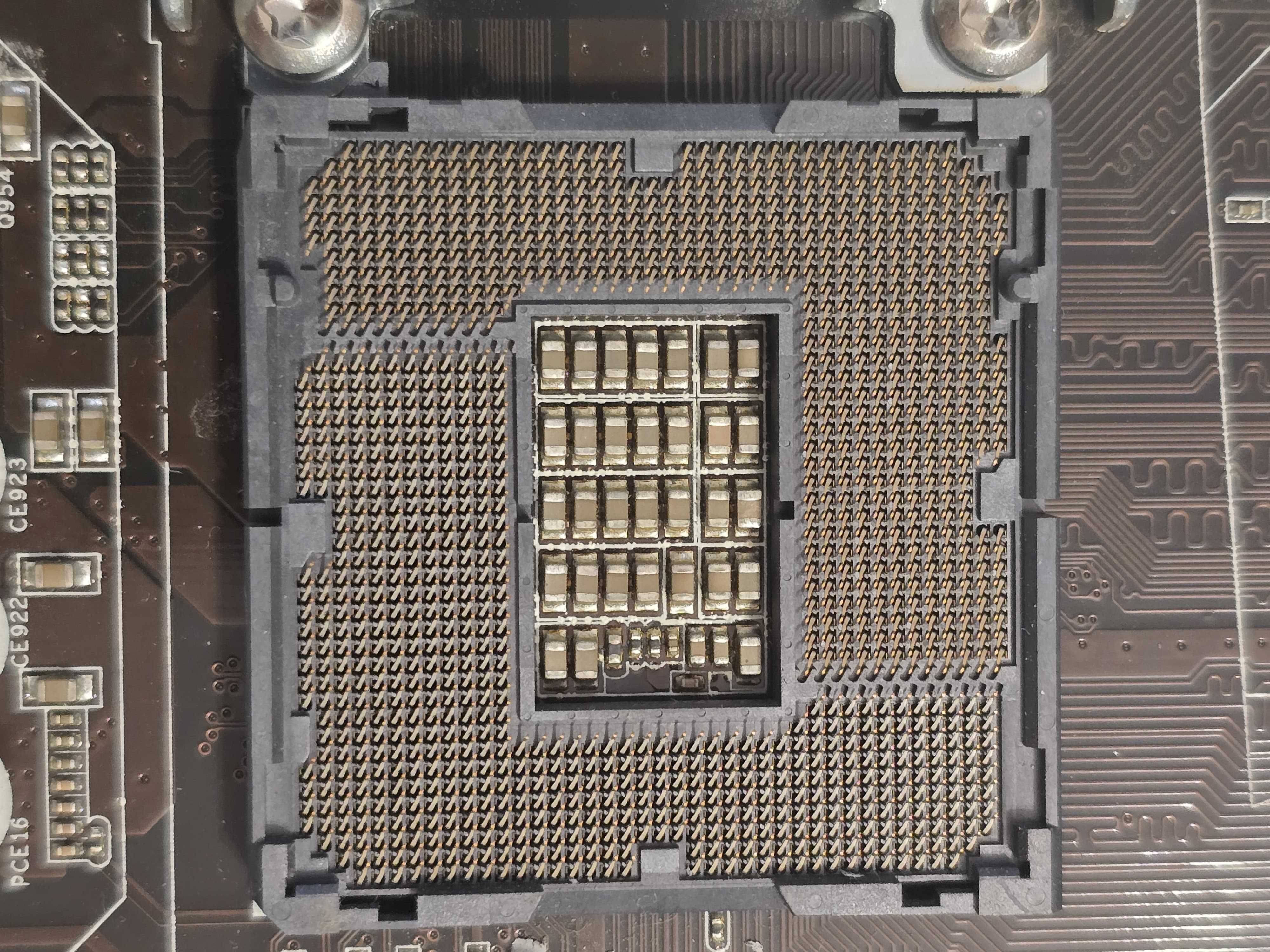 Placa de baza Asrock H61M-VS, LGA1155, DDR3 + procesor I3 2100