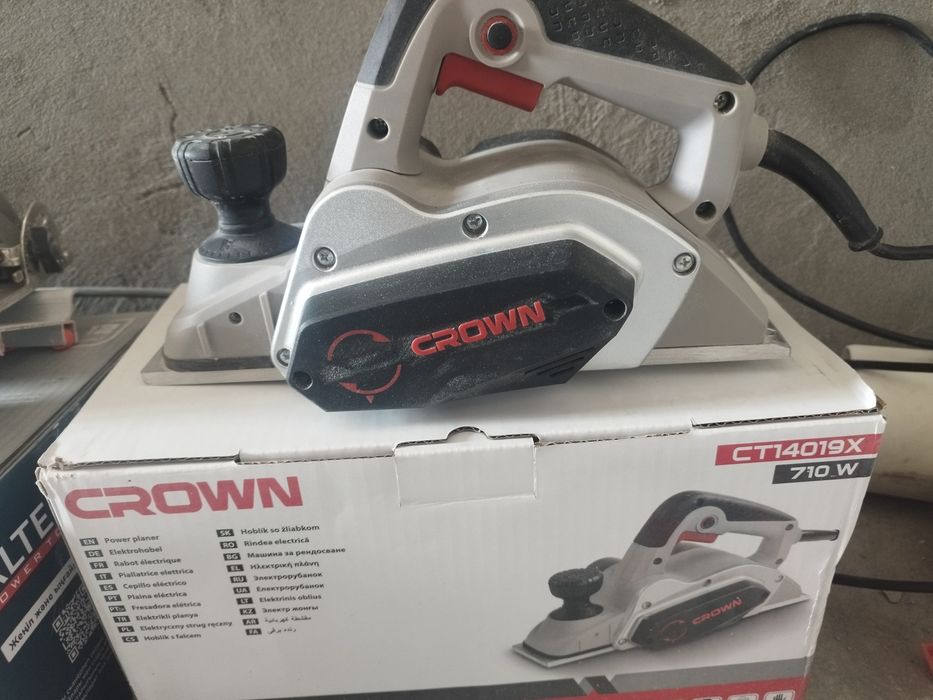 Электрорубанок CROWN CT14019X