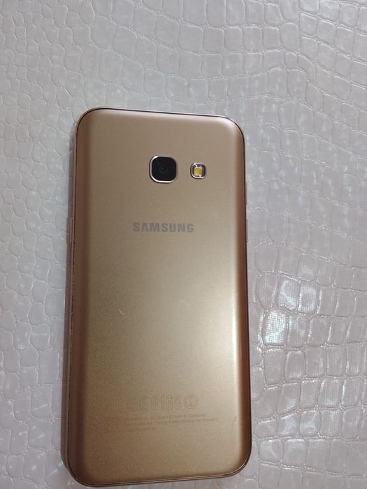 Продается телефон