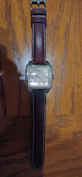 Продавам нов дамски часовник Tissot