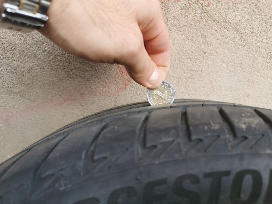 Летни гуми Bridgestone 225 40 18 DOT 0521