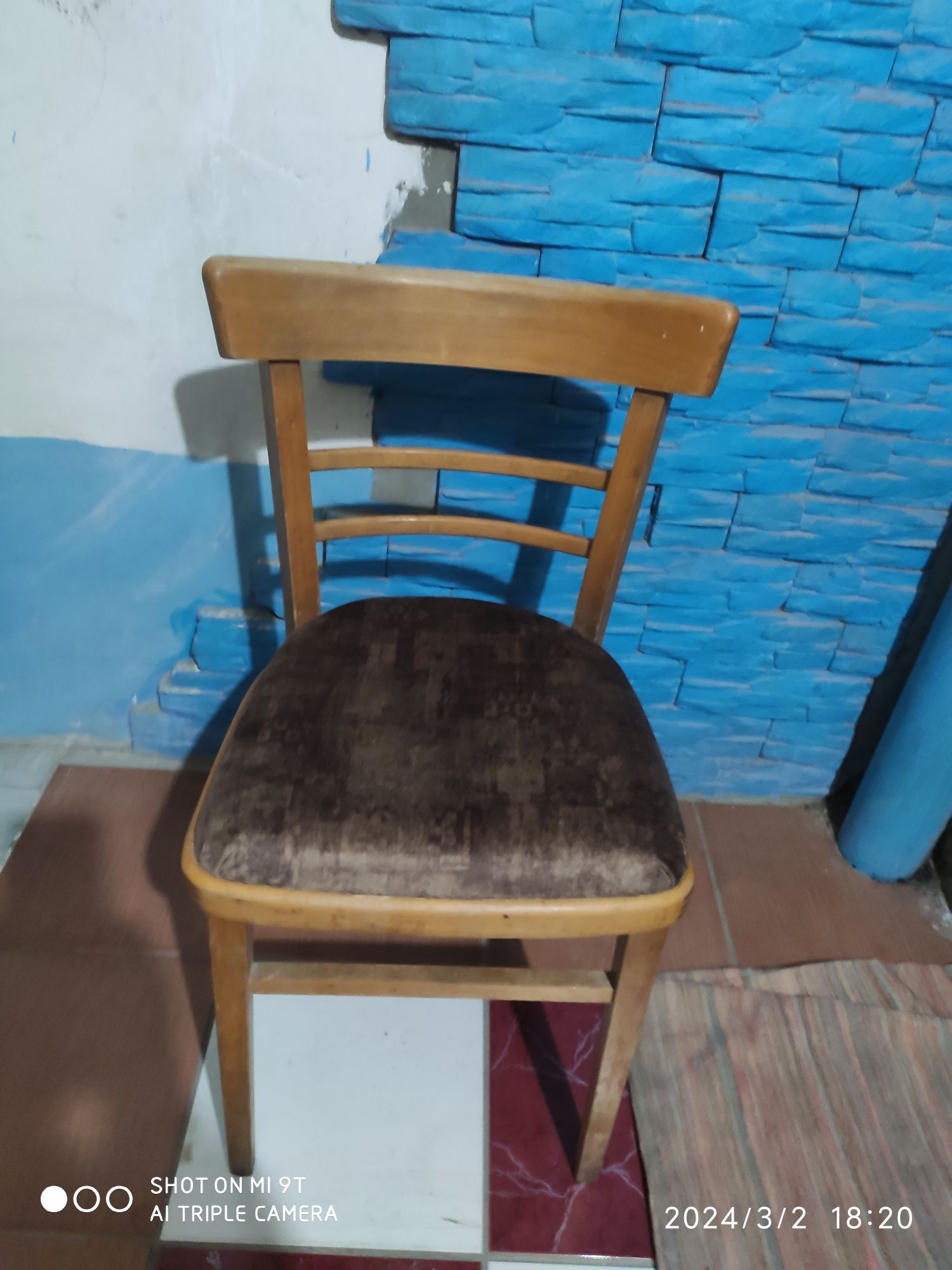 Реставрация  мягких  стульев
