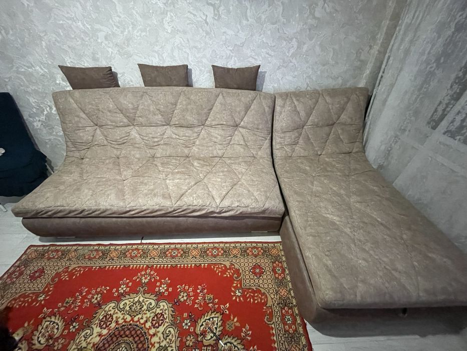 Диван в хорошем состоянии