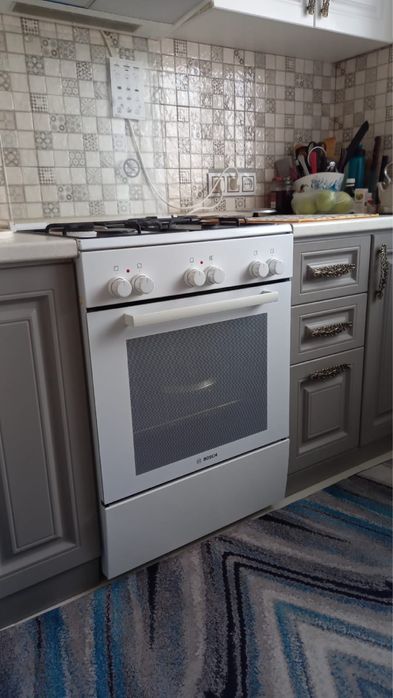 Куханный газ(плита)фирма Бош