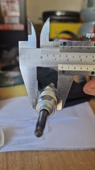 Bujie incandescenta tractor fiat 211 215 fiat 312 315 fiat 411.415 pe