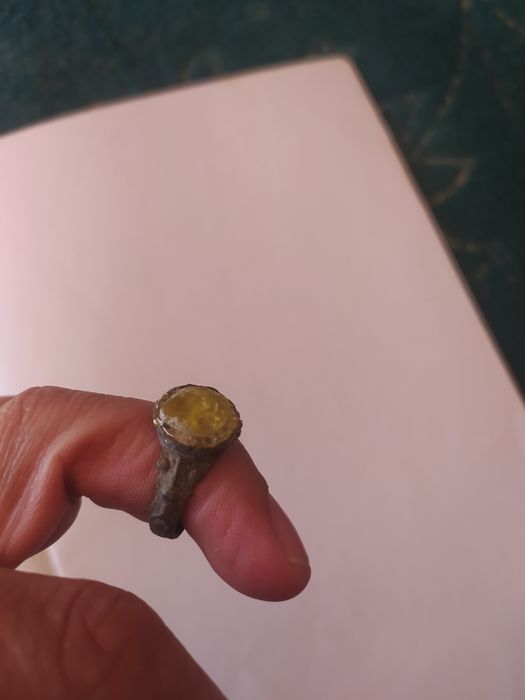 Антиквар узуклар ва метеоритлар сотилади