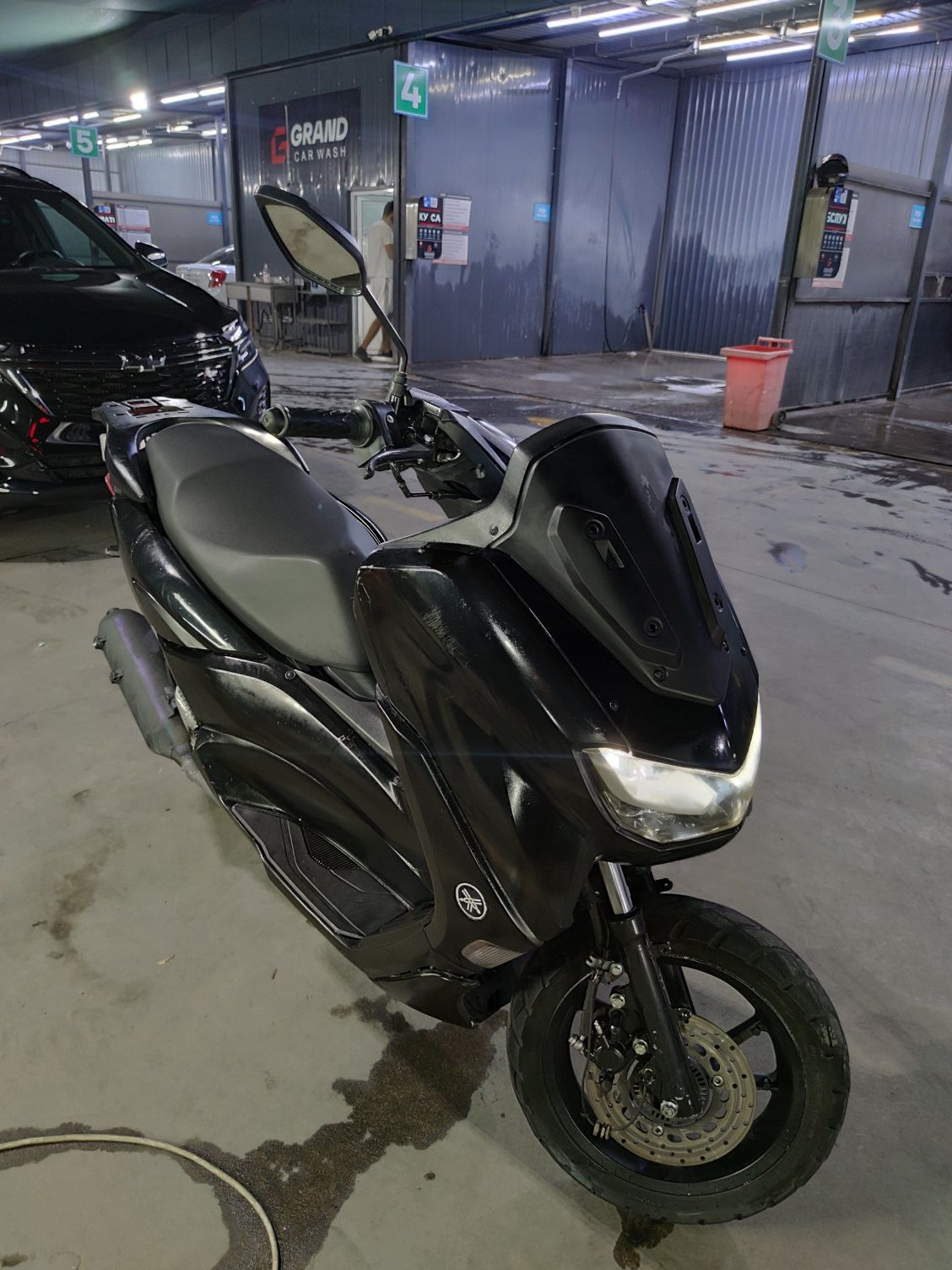 Скутер N Max Yamaha