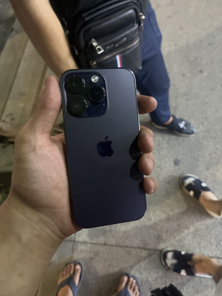 Iphone 14 pro kar dak