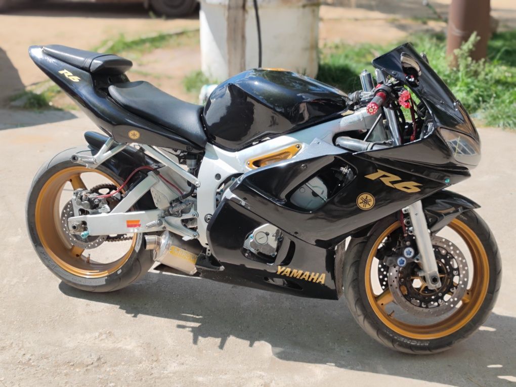 Motocicleta Yamaha R6