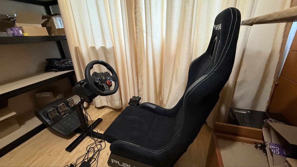 Set Gaming Racing Playseat, volan Logitech G29 si pedale