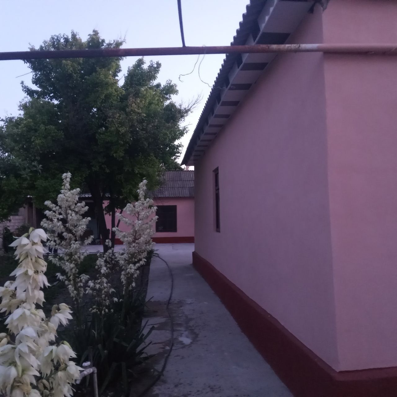 Sroʻchniy uy sotiladi nurafshon shahar sentrga yaqin 45 000$
