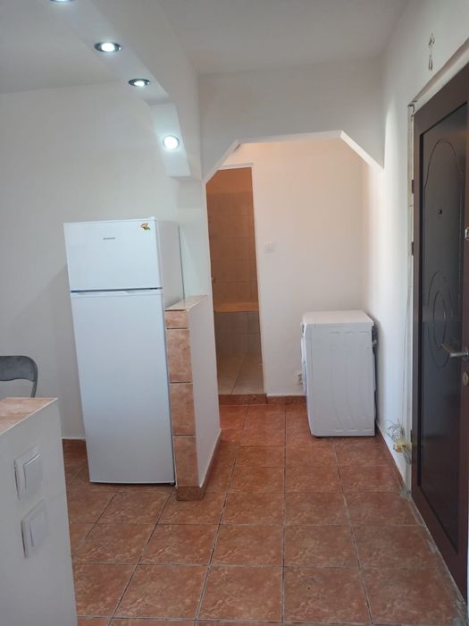 Inchiriez apartament
