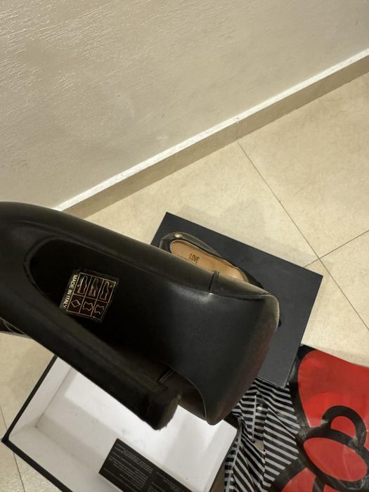 Уникални обувки на висок ток Love Moschino