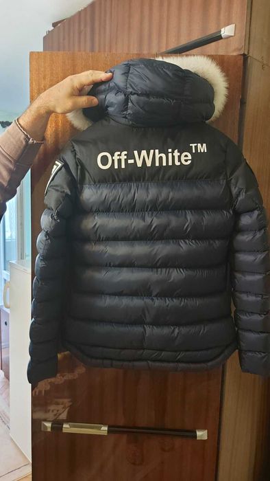 Дамско зимно яке с качулка от естестван пух