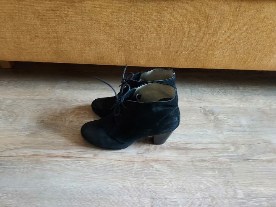 Botine piele intoarsa marimea 37
