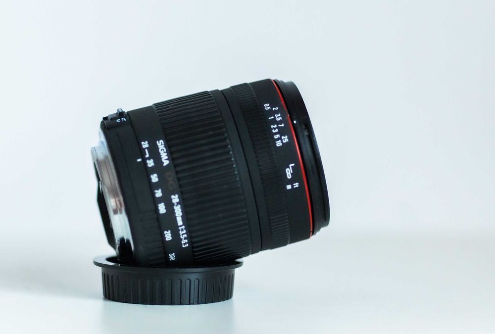 Obiectiv SIGMA 28-300mm pentru CANON EF, DG + Macro