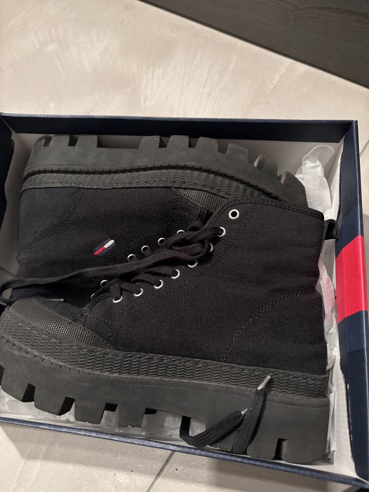 Боти на tommy jeans