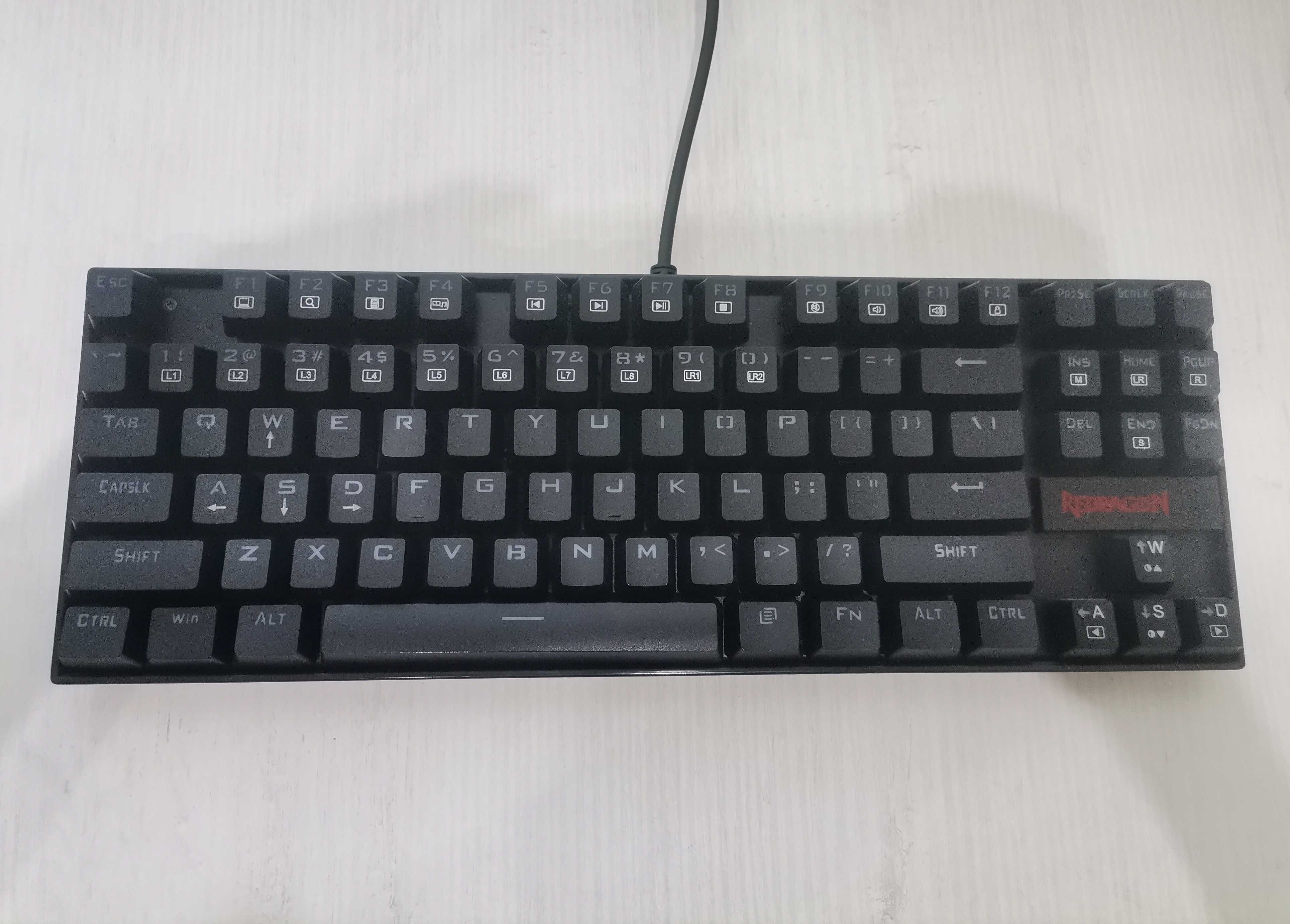 Продавам клавиатура redragon kumara