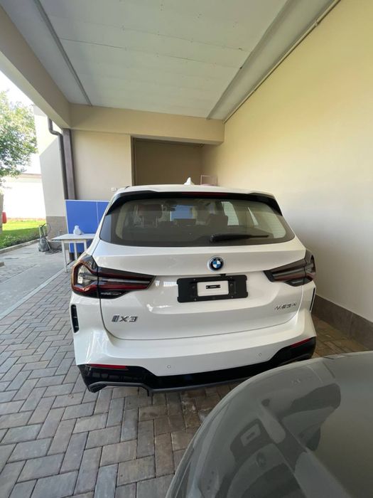 BMW iX3 M Paket + 1 yil garantiya