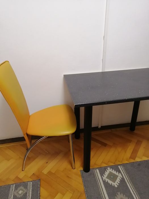Vand masa cu 2 scaune