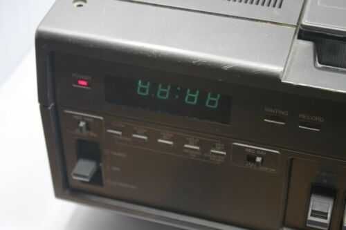 Videorecorder UNVERSUM BETACOLOR VTR 10300 - Betamax PAL SYSTEM