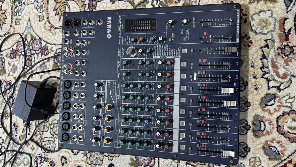 Продам Микшер Ямаха