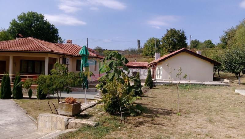 Къща в рустикален стил село Манастир