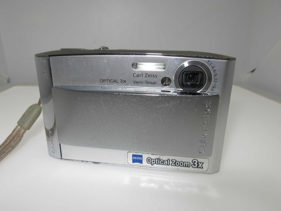 Sony Cyber Shot DSC T5 ултра тънък компактен фотоапарат работи отлично