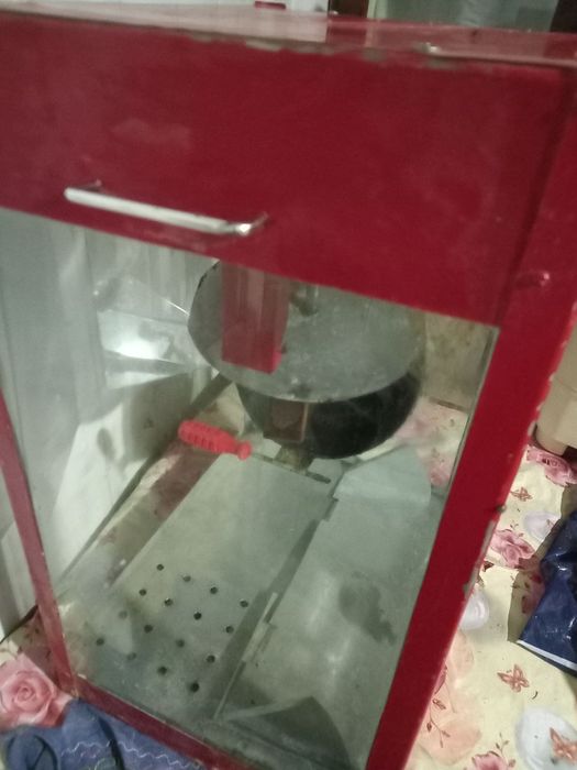 Pop korn qiladigan aparat Srochniy sotiladi